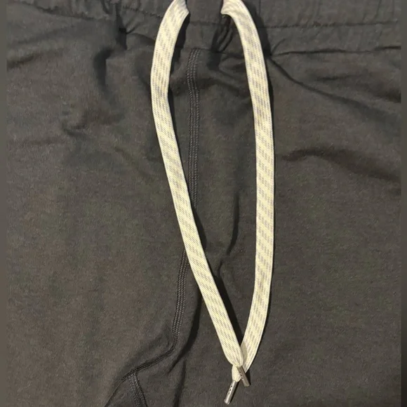 Vuori Performance Black Heather Joggers, Medium - Picture 7 of 7